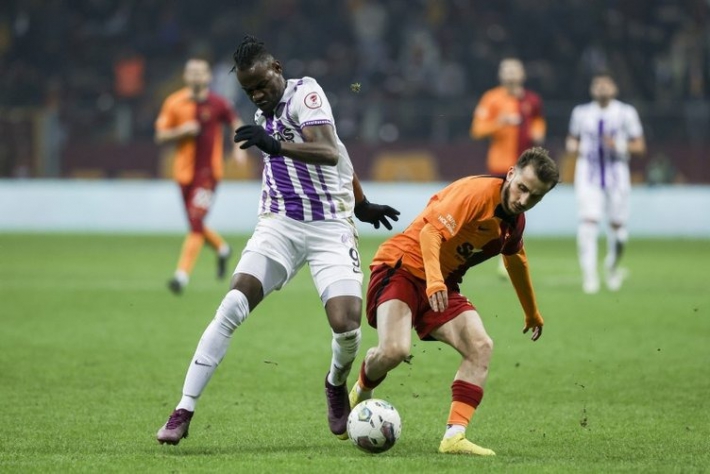 Galatasaray-Keçiörengücü maçında hakemin kararı damga vurdu
