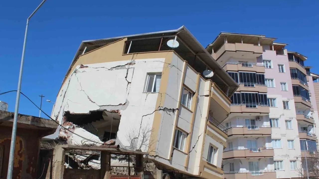 Binalarda Deprem Kaynaklı Hasarlar ve Hasar Tespiti