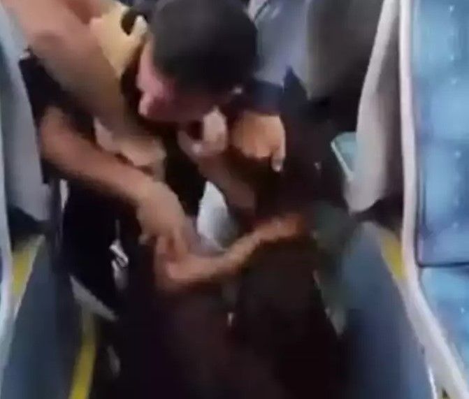 Toplu Taşıma Otobüsünde Çocuğa Şiddet