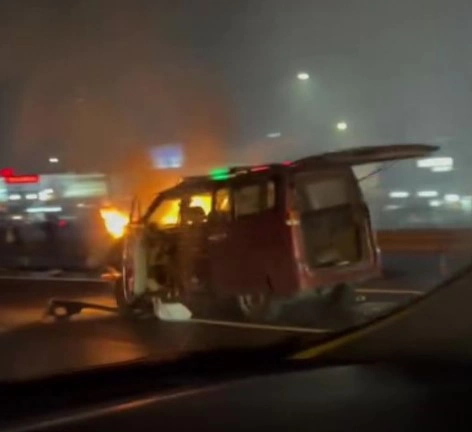 Pendik TEM Otoyolu'nda Araç Yangını
