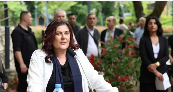Özlem Çerçioğlu Kimdir?