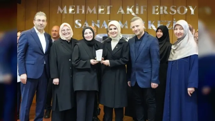 Bakan Göktaş ve Başkan Cin, Pendik’te Toplumsal Fayda Ödül Töreni’ne Katıldı