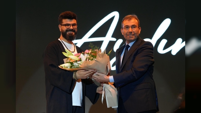 Fadıl Aydın Pendik Millet Bahçesi’nde Açık Hava Konseri Verdi