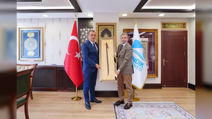 MHP Pendik İlçe Başkanı Muharrem Kır’dan Başkan Ahmet Cin’e Ziyaret