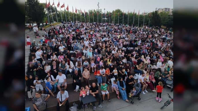 Pendik Açık Hava Yaz Etkinlikleri Çocuk Sinemasıyla Başladı