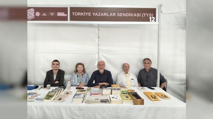 Abdurrahman Türkmen, Maltepe Kitap Fuarı’nda Okurlarıyla Buluştu
