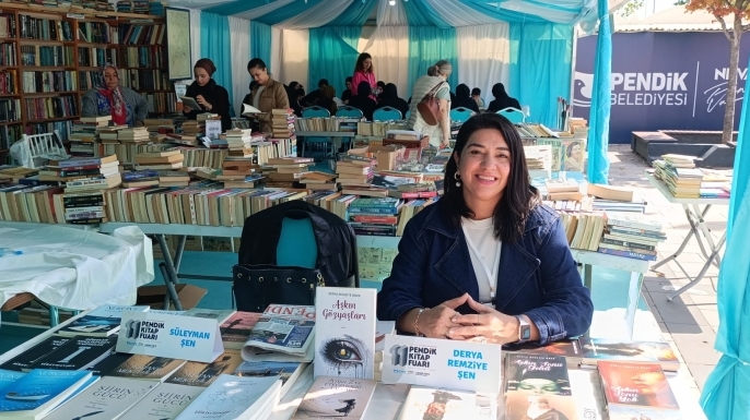 Eğitimci Yazar Derya Remziye Şen, Pendik Kitap Fuarı’nda Okurlarıyla Buluştu