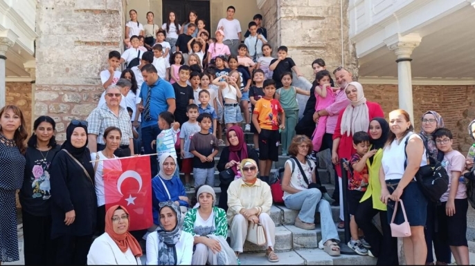 Tüm Yetimler Derneği ve Ortak Akıl Platformu'ndan Çocuklara Tarih ve Kültür Dolu "Okula Dönüş" Hediyesi