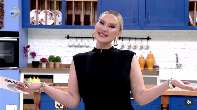 Arzu Öztürk Kanal D’den Pendiklilere Selam Gönderiyor