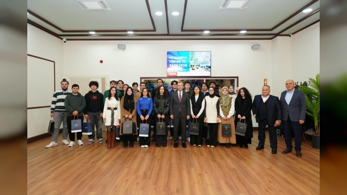 Başkan Ahmet Cin İlk 1.000’e Giren Pendikli Öğrencilerle Bir Araya Geldi