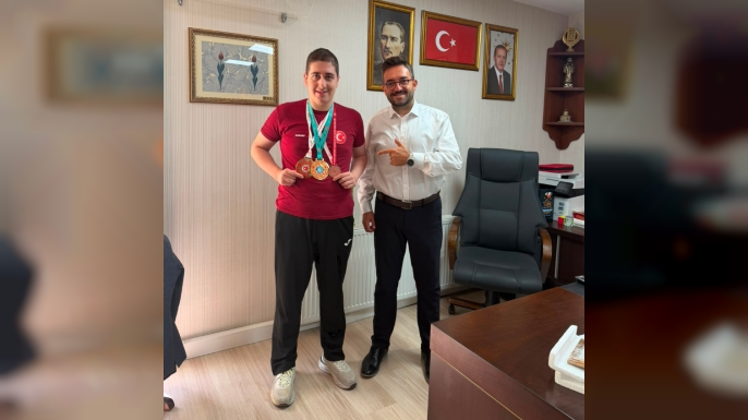 Başkan Yarıdmcısı Nuri Tüzek, Otizmli Milli Sporcu Yusuf Eymen Otalı'yı Ağırladı