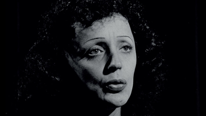 Edith Piaf: “Kaldırım Serçesi”nin Hüzünlü Hayatı