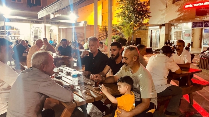 HÜDA PAR Pendik İlçe Başkanı Erdal Almalı, Kaynarca Mahallesi'nde Vatandaşlarla Buluştu