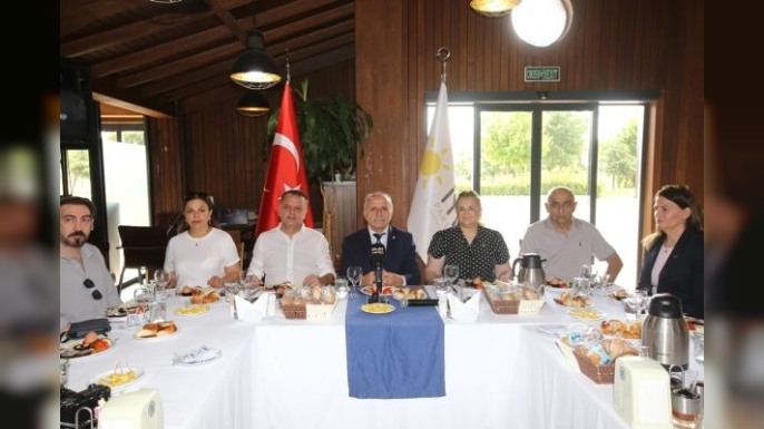 İYİ Parti Tuzla İlçe Başkanı Recep Karaot Basın Mensuplarıyla Buluştu