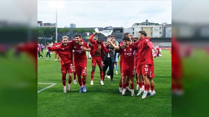 Pendikspor Liderlik Koltuğunda: Serikspor’a Gol Yağmuru!