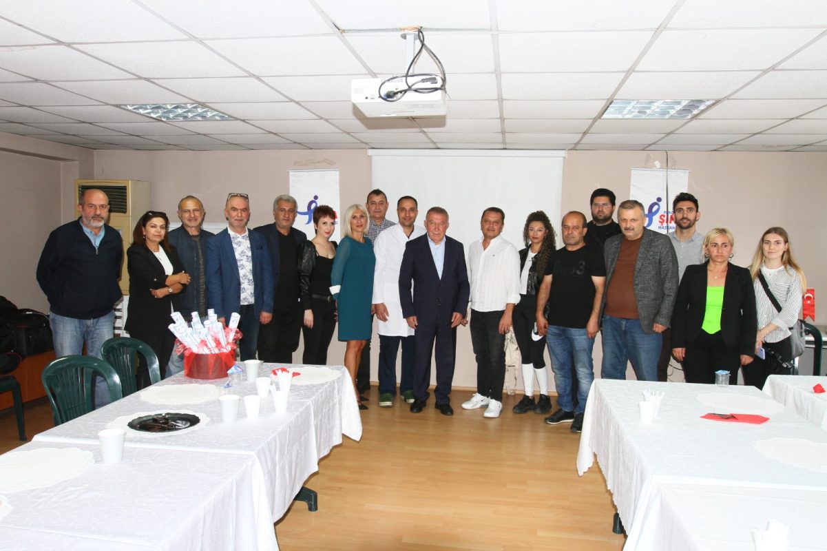 Kurumun toplantı salonunda gerçekleşen organizasyonda basın mensuplarını hastanenin Yönetim Kurulu Başkanı Süleyman Yılmaz, Halkla İlişkiler Sorumlusu İlknur Sarıtoprak, Başhekim Dr. Seyit Özdemir, Kadın Doğum Uzmanı Tufan Babayiğit ve Şifa Diş Sağlığı Halkla İlişkiler Müdürü Eylül Zafer karşılayarak ağırladılar.