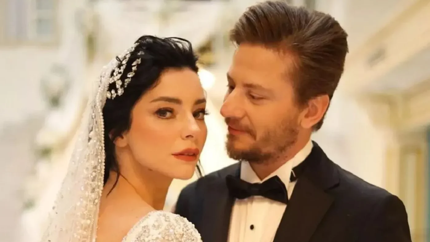 DJ Mert Aydın ile 40 gün önce nikâh masasına oturan Merve Boluğur, sosyal medya paylaşımlarıyla adından söz ettirmeye devam ediyor.