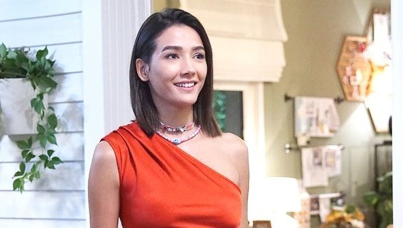 Aybüke Pusat, (d. 25 Şubat 1995, Ankara ) Türk dizi oyuncusudur. Hacettepe Üniversitesi Ankara Devlet Konservatuvarı Bale Bölümünden mezundur. Daha sonra Anadolu Üniversitesi İşletme Bölümüne devam etmiştir. 2014 yılında Miss Turkey yarışmasında üçüncü olmuştur.