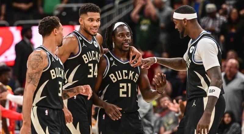 NBA’de Noel gününün en çok beklenen karşılaşmalarından birinde Doğu Konferansı’nın birinci ve ikinci sırası karşı karşıya geldi. TD Garden’da oynanan mücadelede Boston Celtics, Milwaukee Bucks karşısında 139-118 kazandı ve 24 galibiyetle NBA’in zirvesindeki yerini korudu.