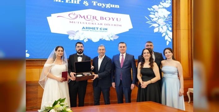 Elif Ay ile Toygun Çil Çiftimize Bir Ömür Boyu Mutluluklar Dileriz